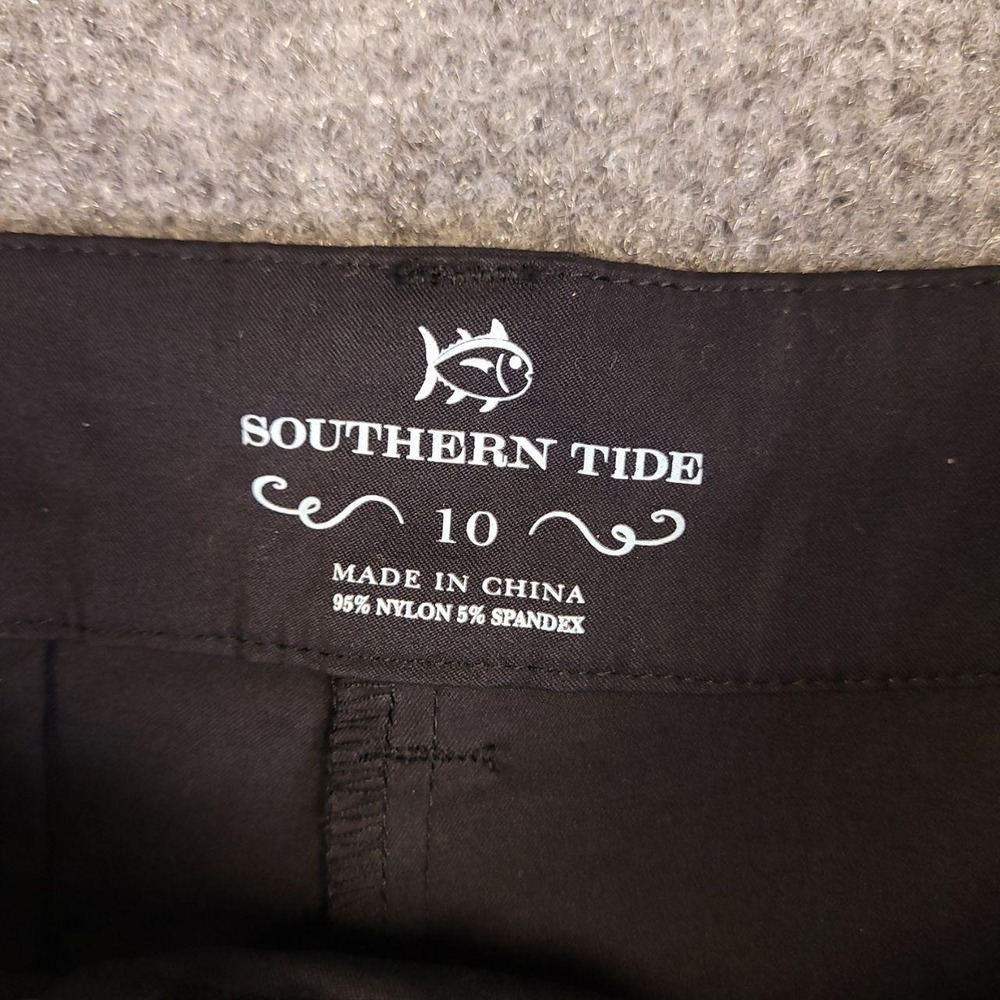 Southern Tide Size 10 black shorts with pockets Performance - Picture 3 of 8